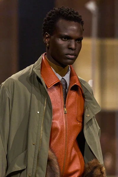 Look 143